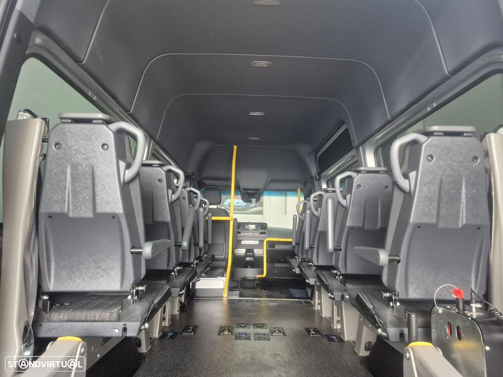 Mercedes-Benz Sprinter - 30