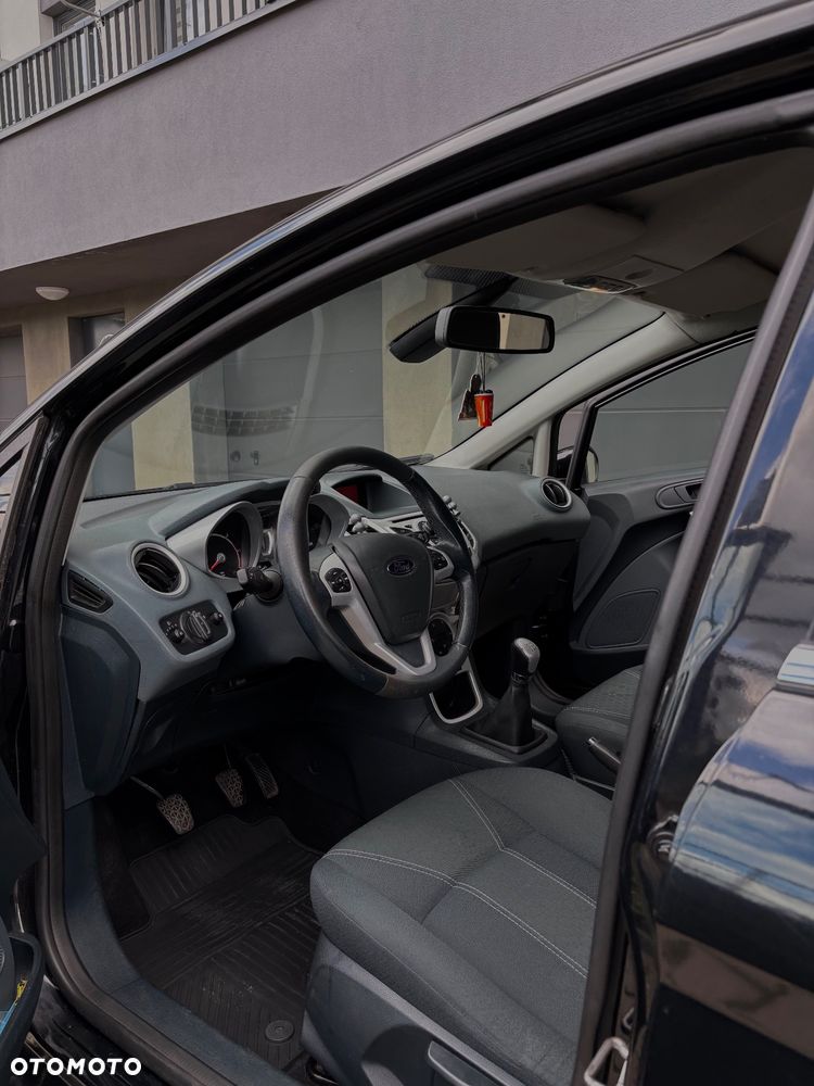 Ford Fiesta - 9