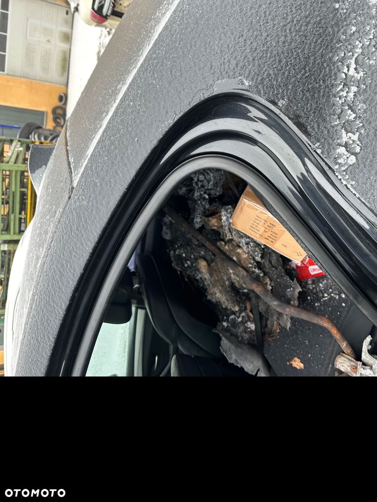 BMW Seria 5 520d - 28