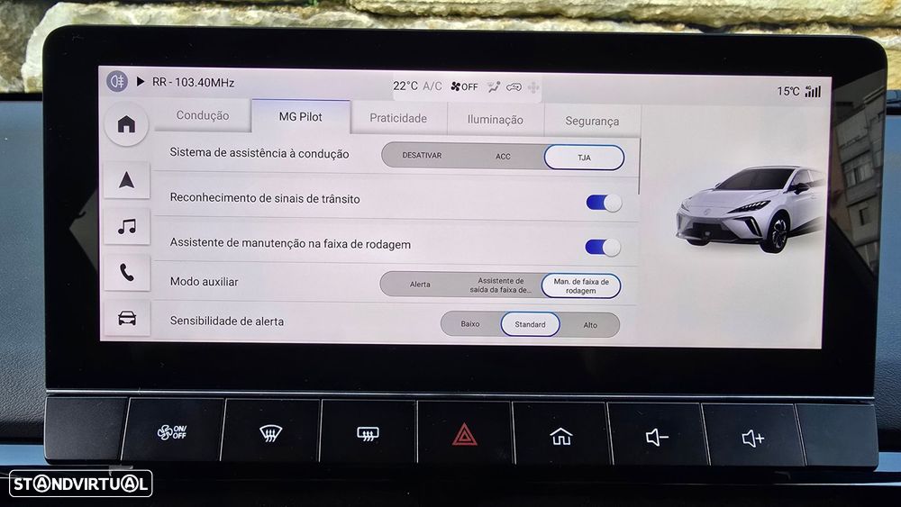 MG MG4 64 kWh Luxury - 35