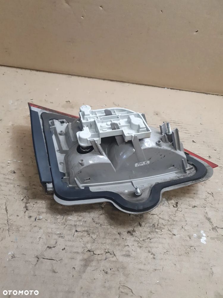 FORD MONDEO MK4 KOMBI 07-10 LAMPA PRAWY TYŁ W KLAPĘ - 4
