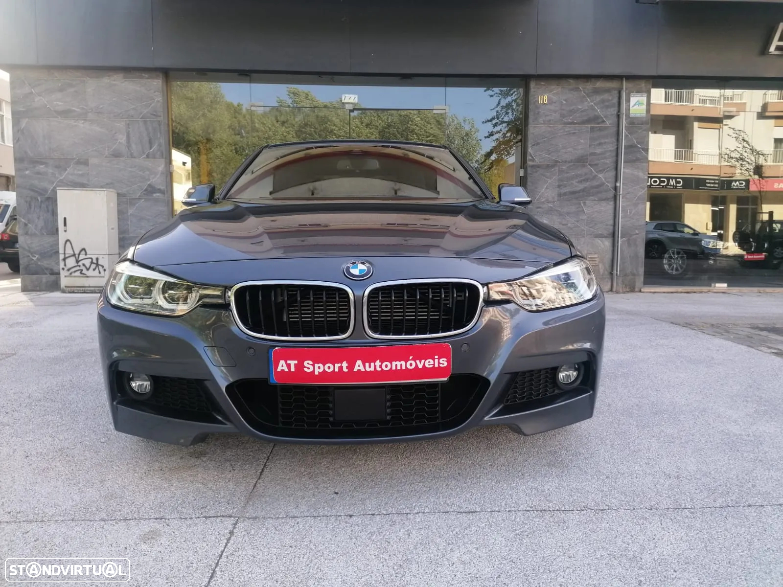 BMW 330 e iPerformance Pack M - 28