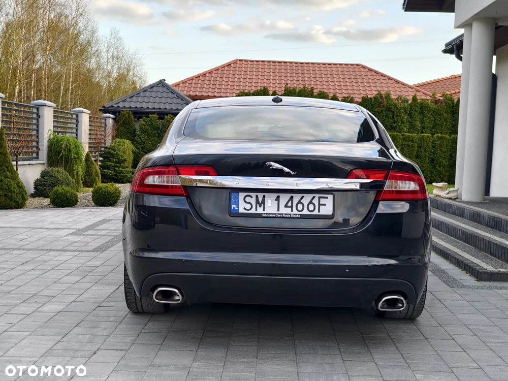 Jaguar XF 2.7 V6 D Luxury - 24