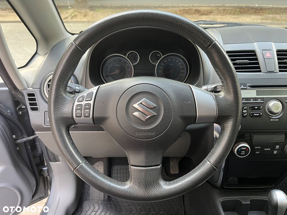 Suzuki SX4 1.6 Premium - 14