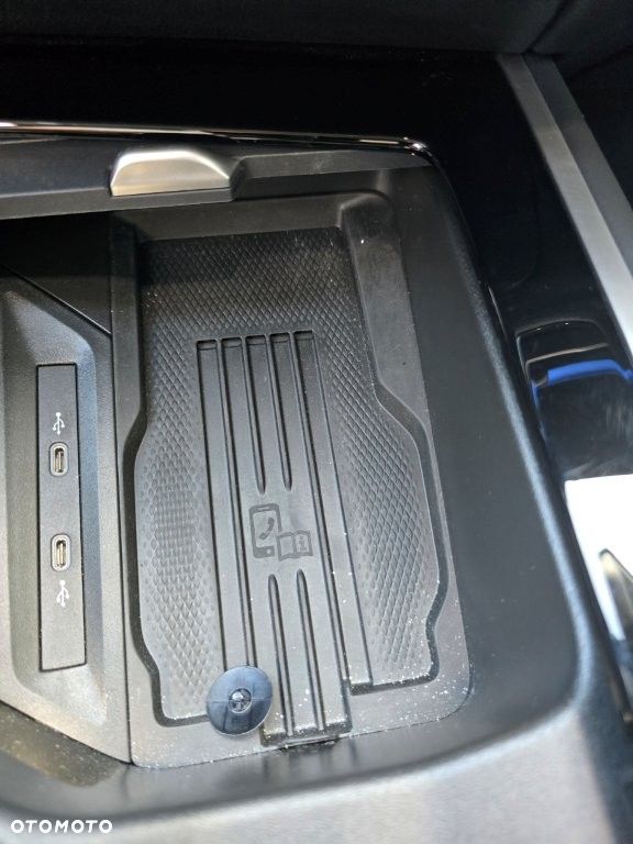 Volkswagen Passat - 12