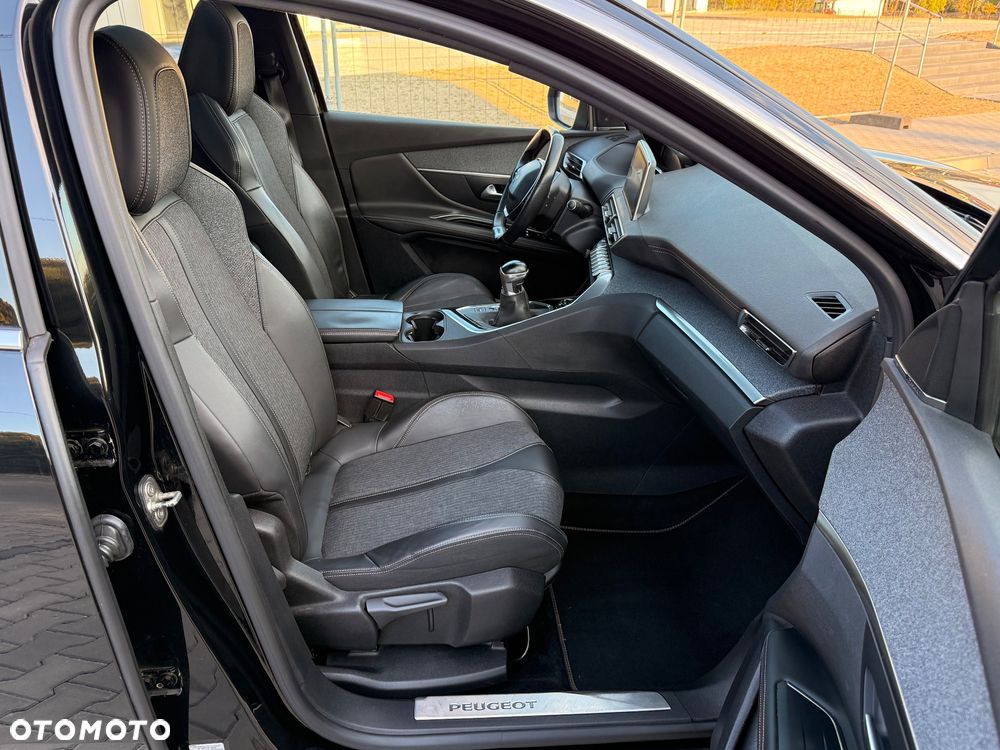 Peugeot 3008 2.0 BlueHDi Allure S&S - 23