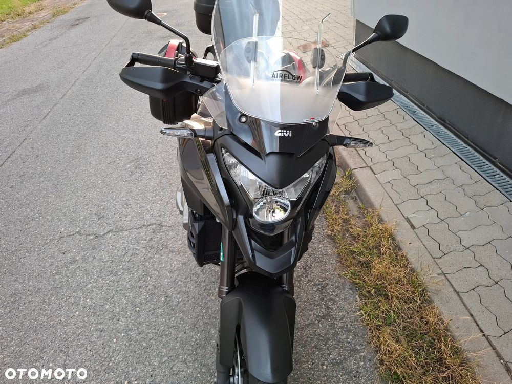 Honda VFR - 12