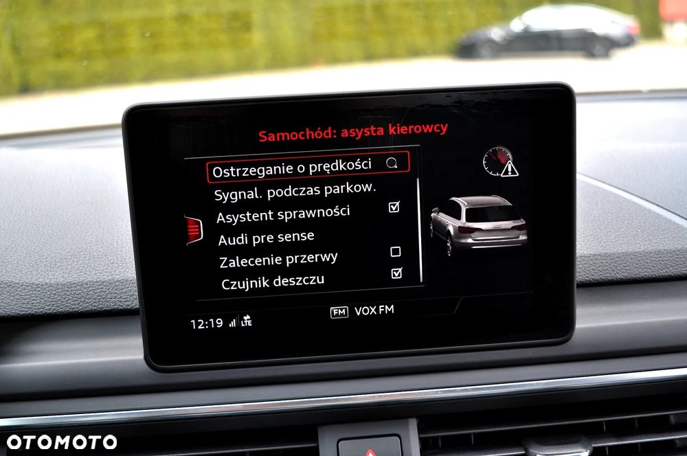 Audi A4 Avant 2.0 TDI Design - 23