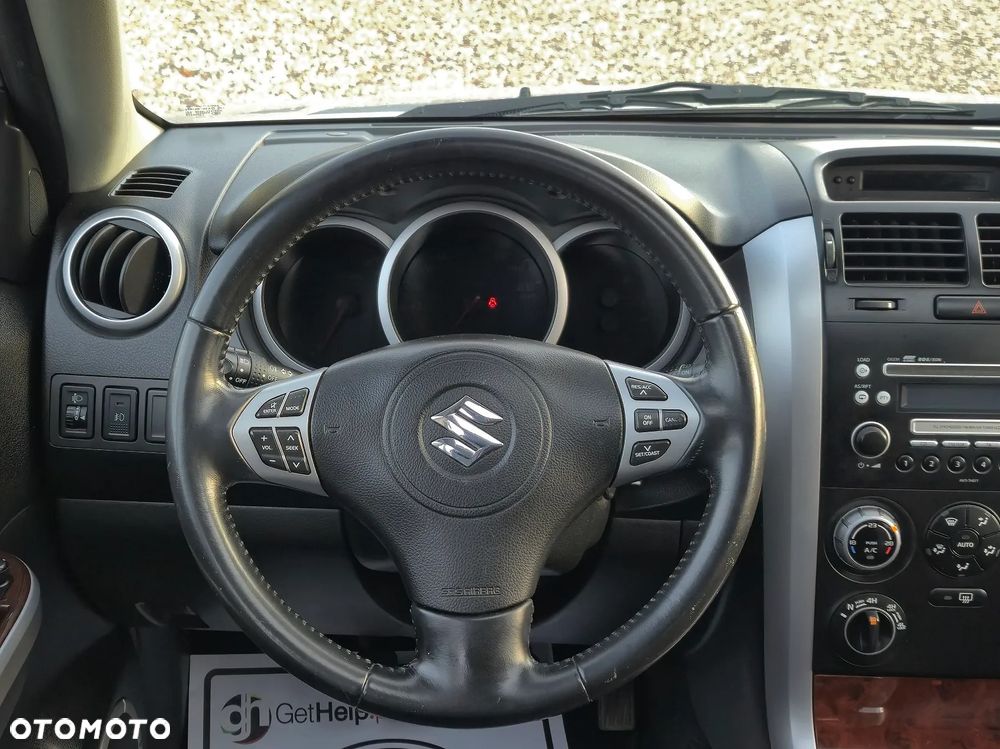 Suzuki Grand Vitara 2.0 De luxe - 21