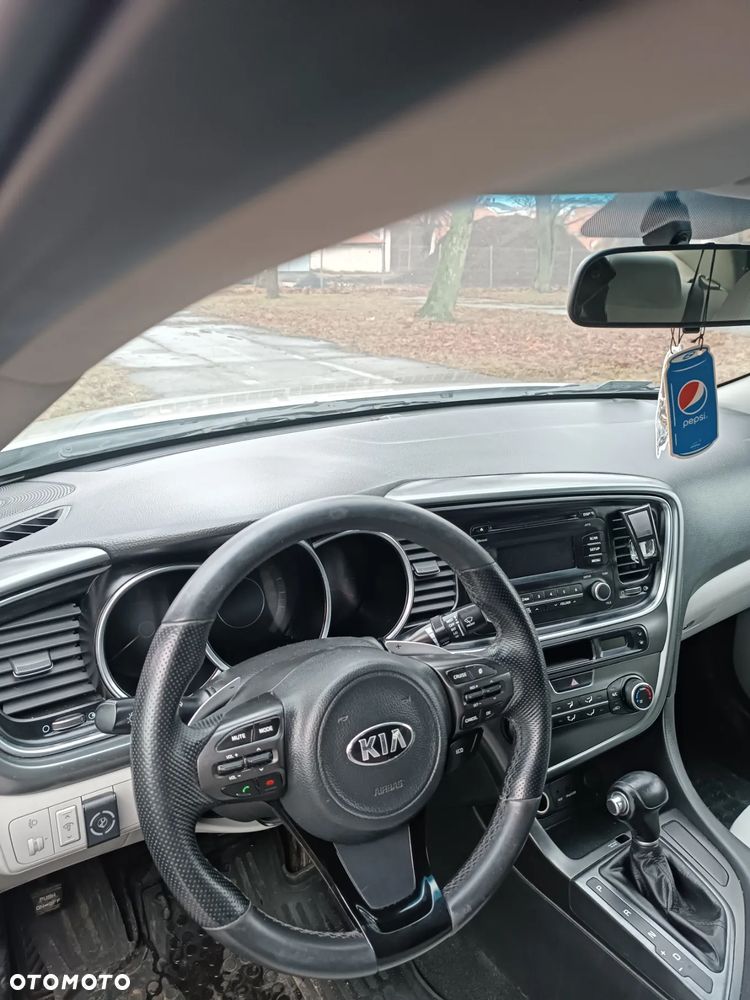 Kia Optima 2.0 L - 3