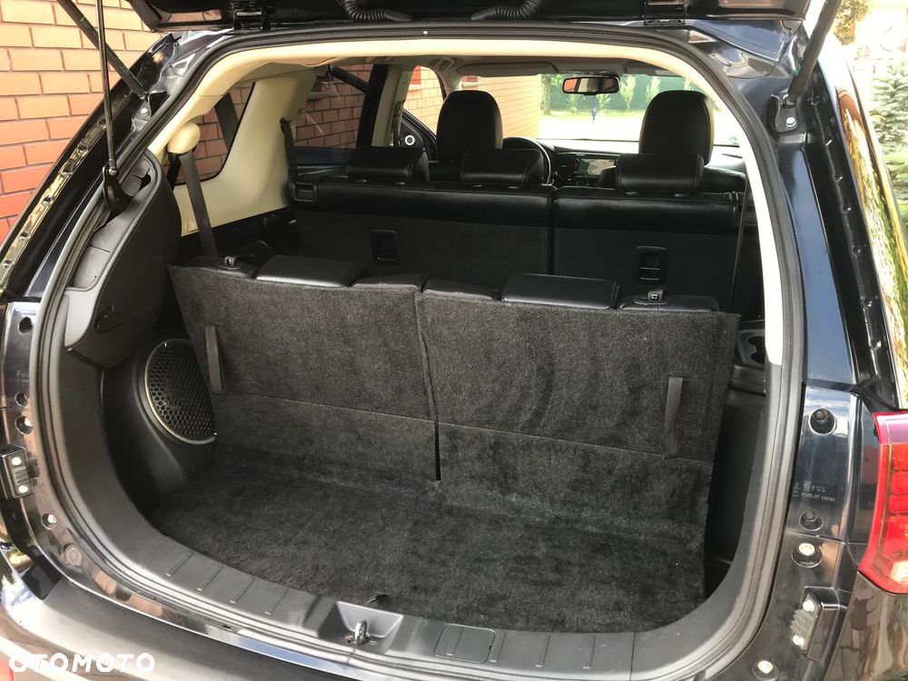 Mitsubishi Outlander 2.2 DI-D 4WD Diamant Edition - 23