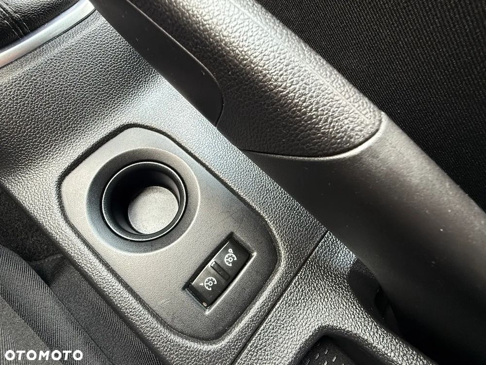 Dacia Duster 1.0 TCe SL Celebration - 23