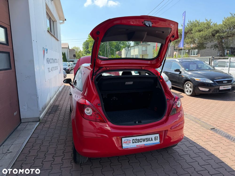 Opel Corsa 1.2 16V Essentia - 32