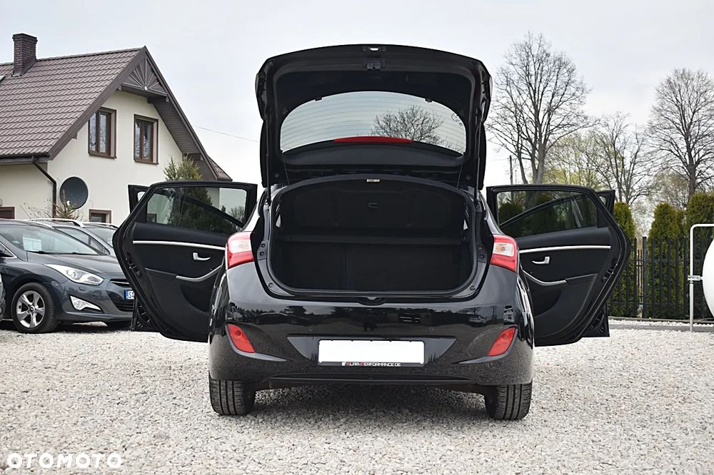 Hyundai i30 1.6 CRDI Trend - 14