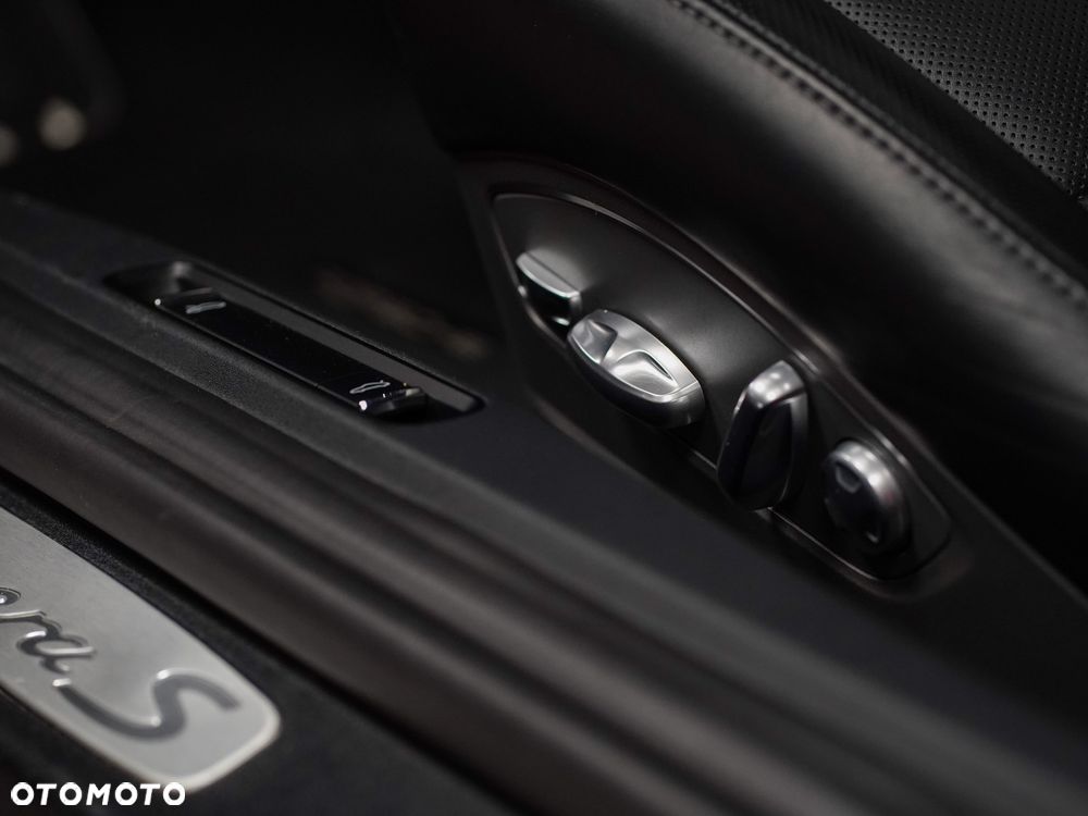 Porsche 911 Carrera S PDK - 27