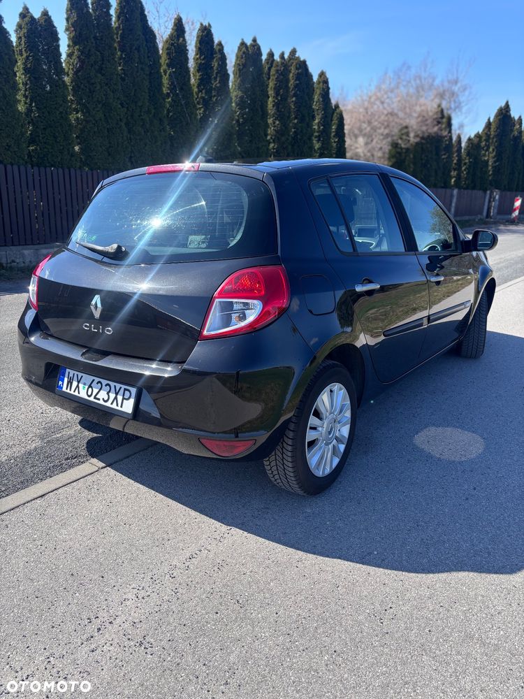 Renault Clio 1.2 16V 75 Night and Day - 4