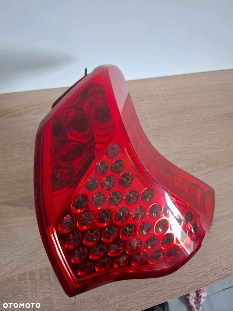 LAMPA PRAWA TYLNA TYŁ PEUGEOT 3008 I 09-13 - 3