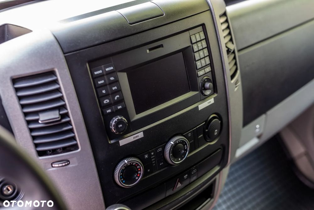 Mercedes-Benz Sprinter 319 W906 FL - 11