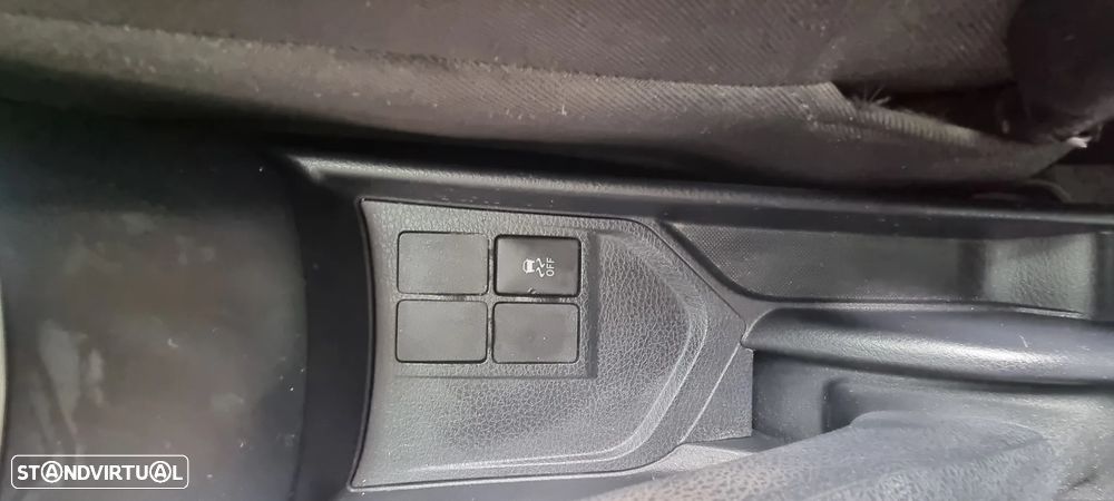Toyota Yaris 1.4 D-4D Comfort+P.Style - 17