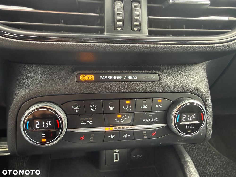 Ford Focus 1.5 EcoBlue Start-Stopp-System ST-LINE - 26