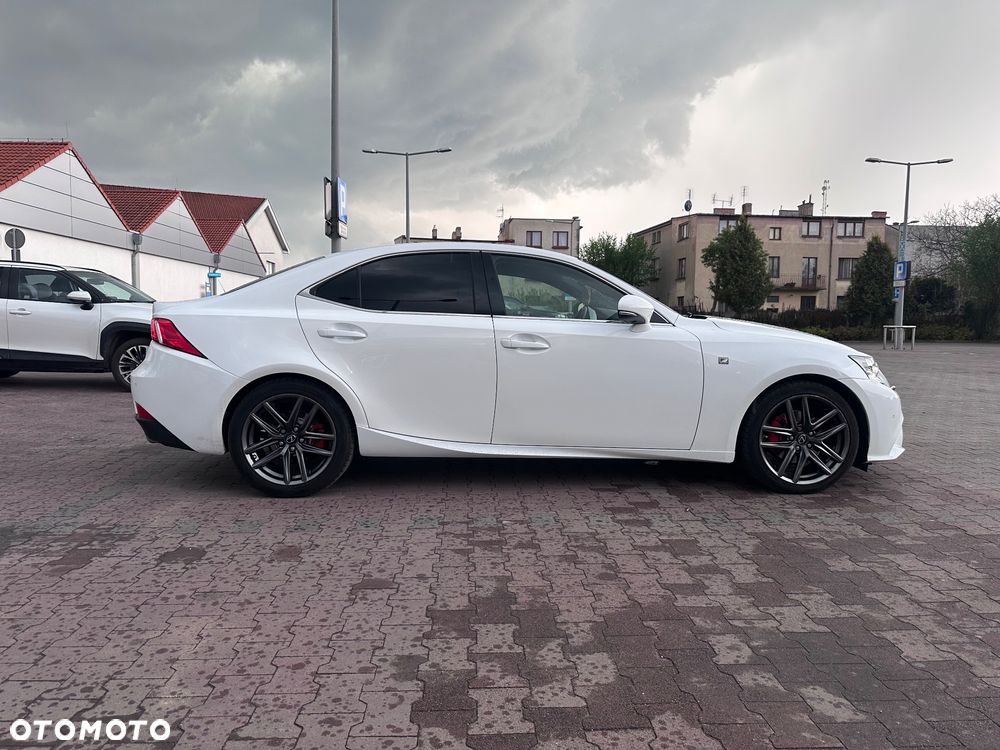 Lexus IS 250 F Sport - 24