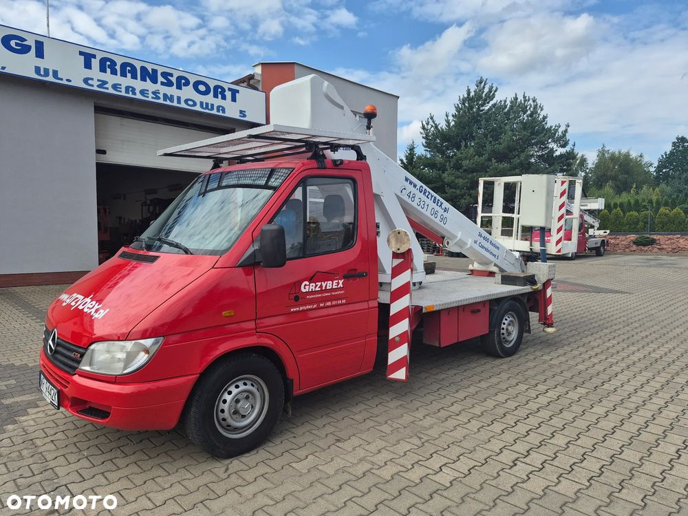 Mercedes-Benz Sprinter - 2