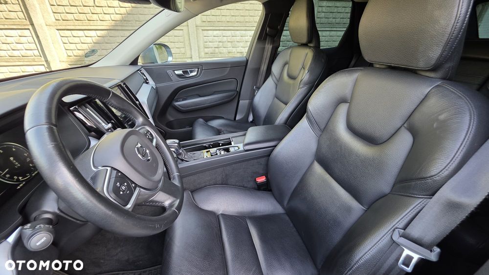 Volvo XC 60 D4 Momentum - 21