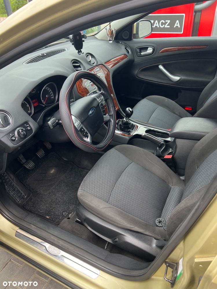 Ford Mondeo 2.0 TDCi Ghia - 10