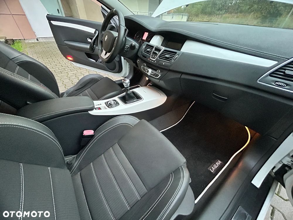 Renault Laguna 2.0 dCi Monaco GP Euro5 - 6