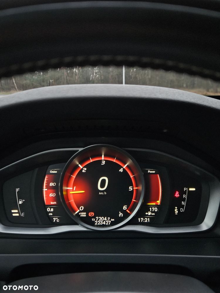 Volvo V60 D4 Drive-E Momentum - 21