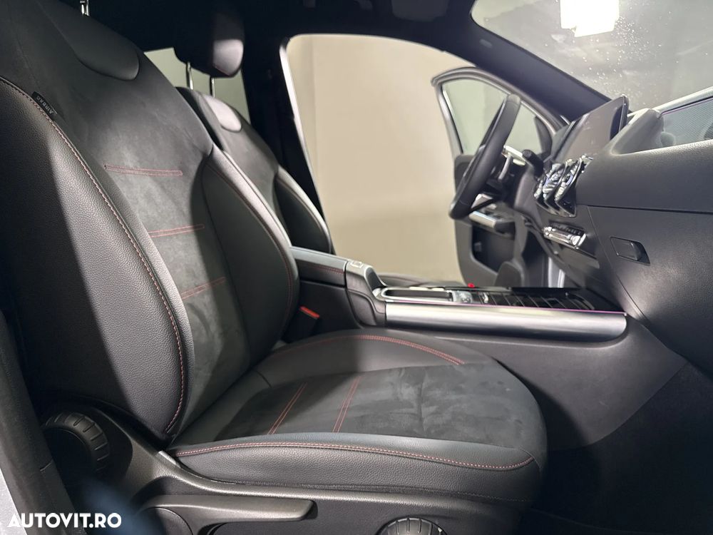 Mercedes-Benz GLA 250 e - 12