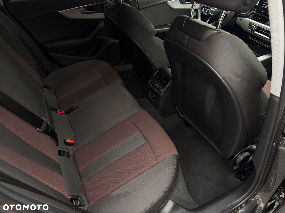 Audi A4 Avant 35 TFSI mHEV S Line S tronic - 13