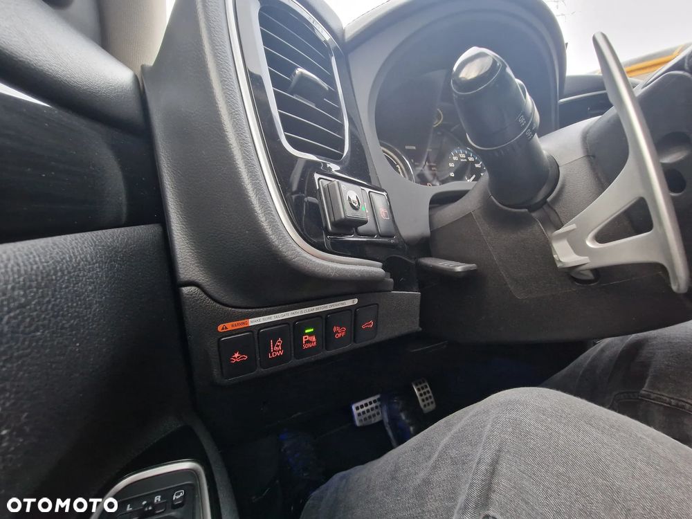 Mitsubishi Outlander 2.0 Intense + NAVI 2WD EU5 CVT - 19