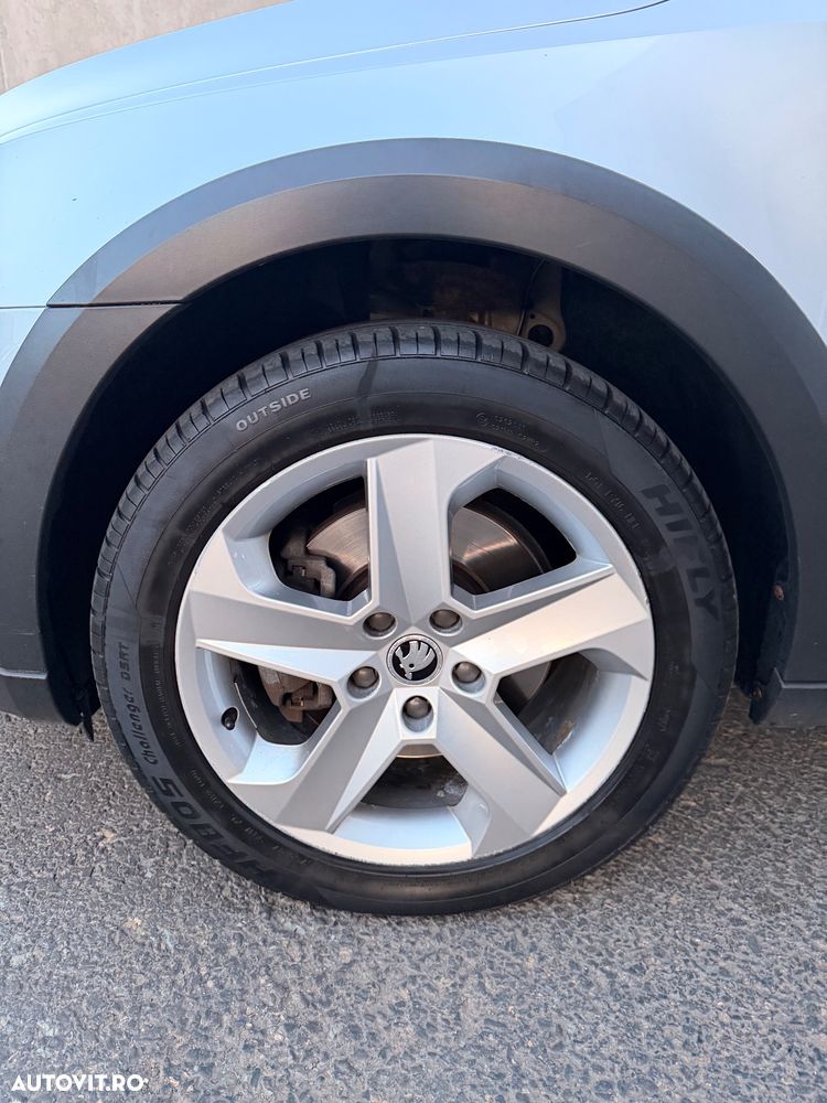 Skoda Octavia 2.0 TDI DSG 4X4 Style - 11