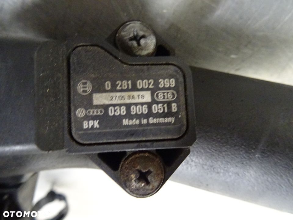 VW TOURAN / VW PASSAT B6 1.9TDI RURA INTERCOOLERA MAP SENSOR ZBIORNICZEK PODCIŚNIENIA - 4