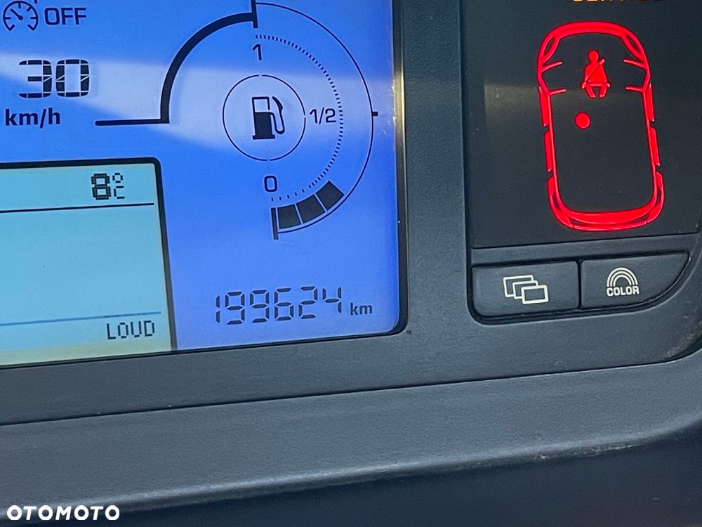 Citroën C4 Grand Picasso 1.8 16V Confort - 29