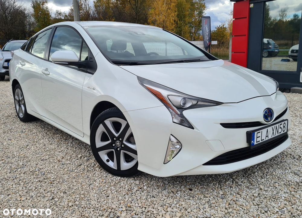 Toyota Prius Hybrid - 12