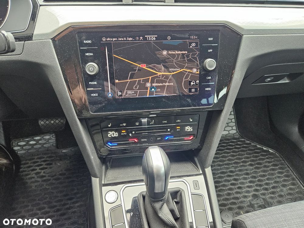 Volkswagen Passat 2.0 TSI Business DSG - 17