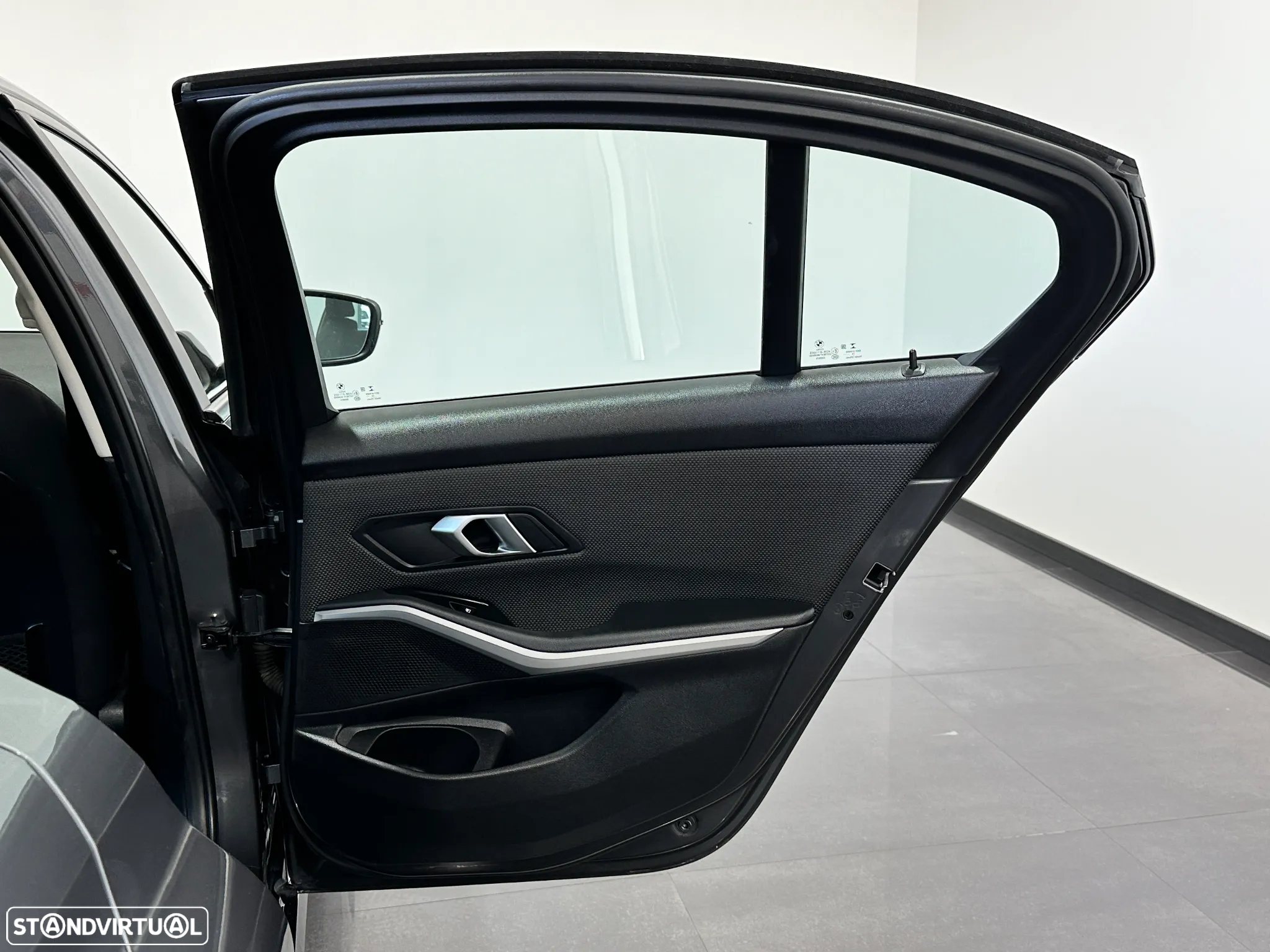BMW 330 e Corporate Edition Auto - 44
