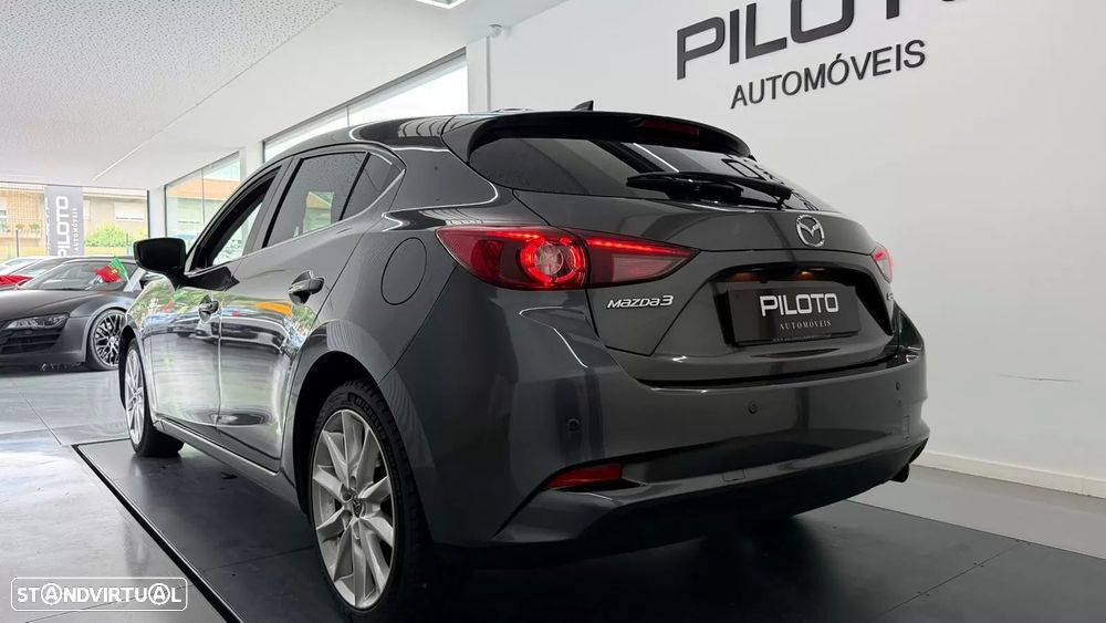 Mazda 3 Hatchback - 8
