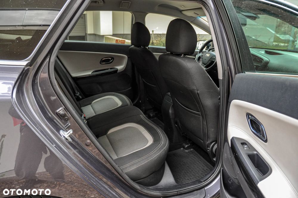Kia Ceed - 12