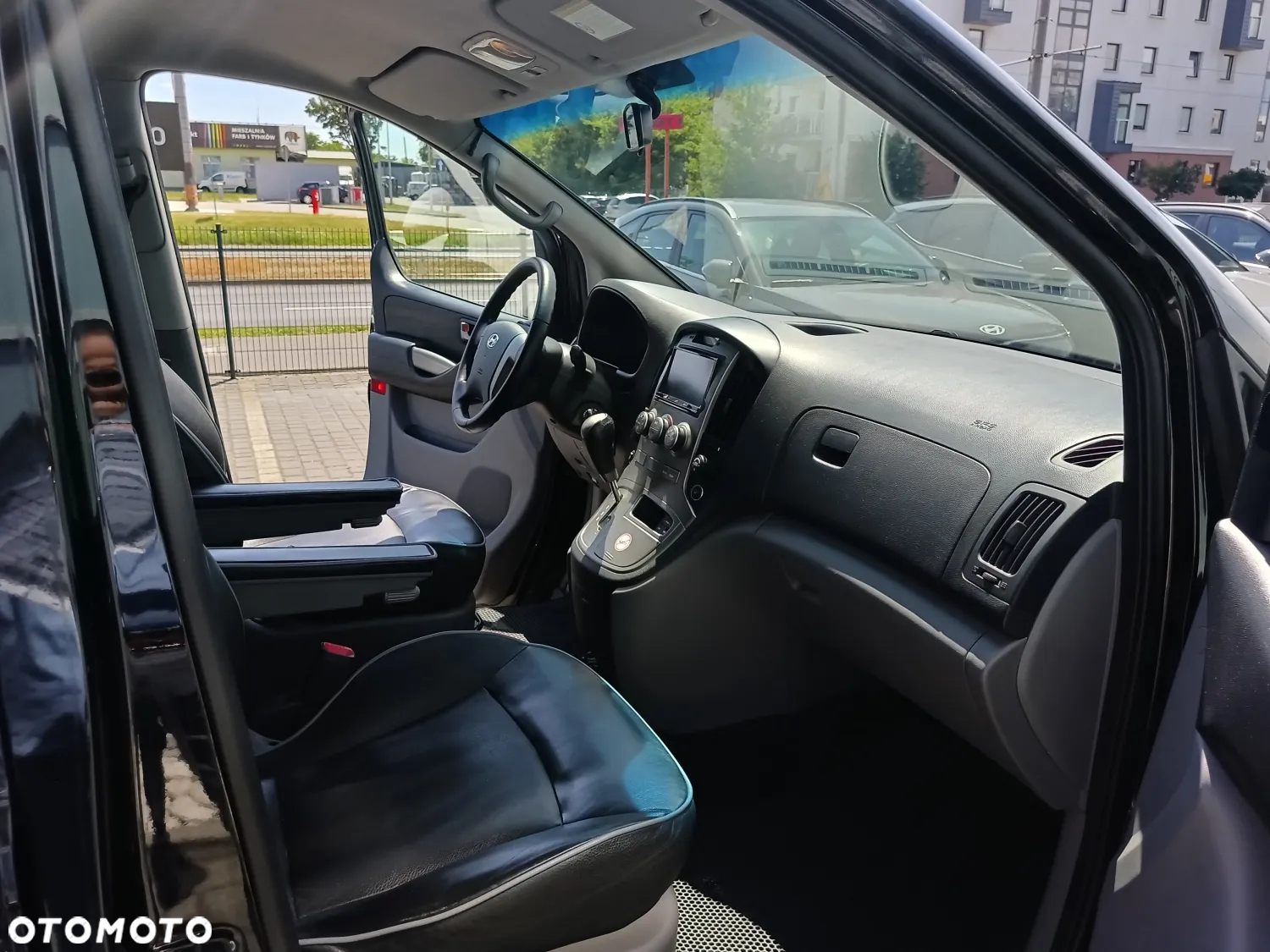 Hyundai H-1 2.5 CRDi Travel Premium - 17