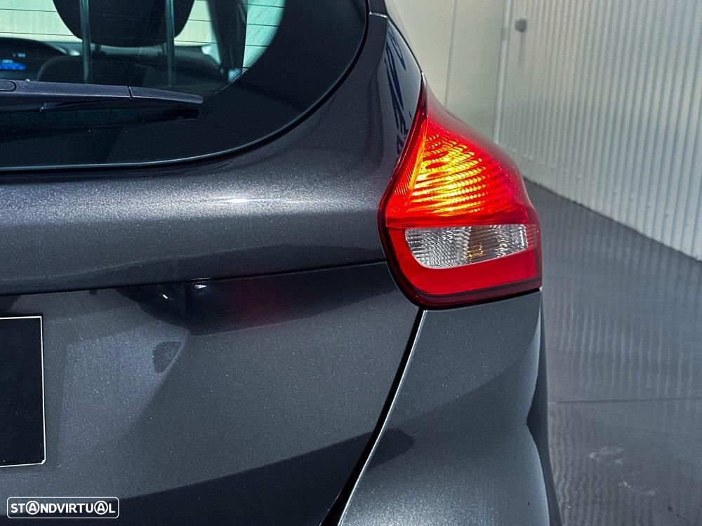 Ford Focus 1.6 TDCi Titanium — fotografia 54