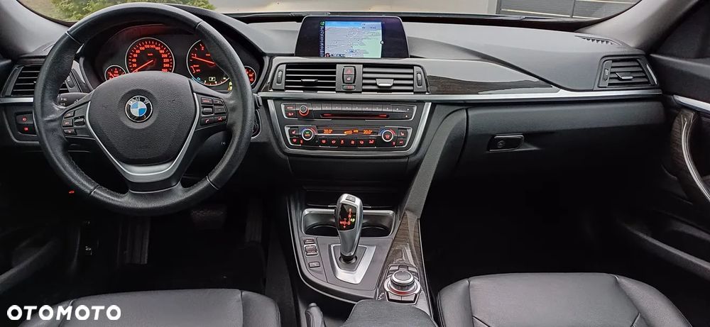 BMW Seria 3 318d Luxury Line - 25
