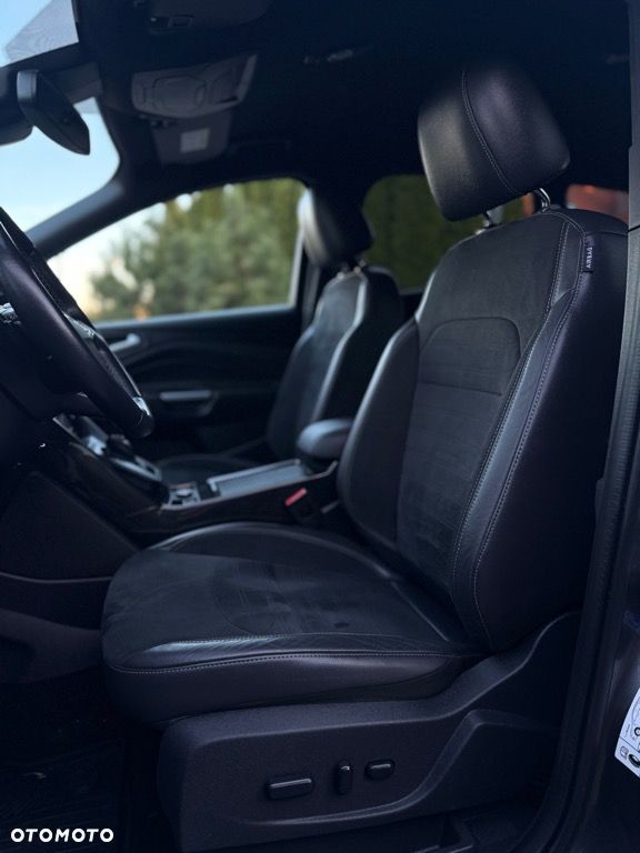 Ford Kuga 2.0 TDCi 4x4 ST-Line - 28