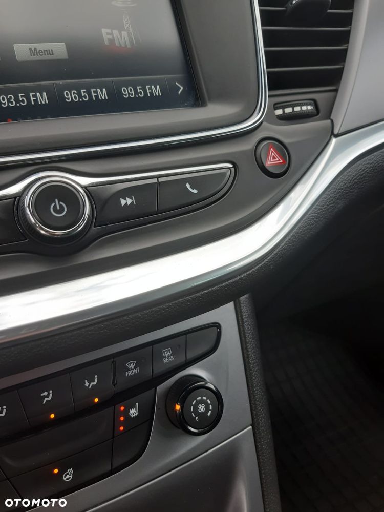 Opel Astra 1.0 T Essentia S&S - 8