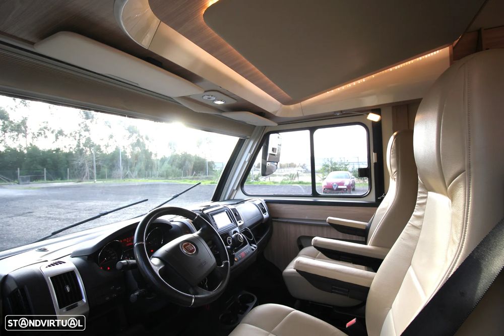 Burstner Ixeo I 728 G *CAMAS GÉMEAS + BASCULANTE* - 28