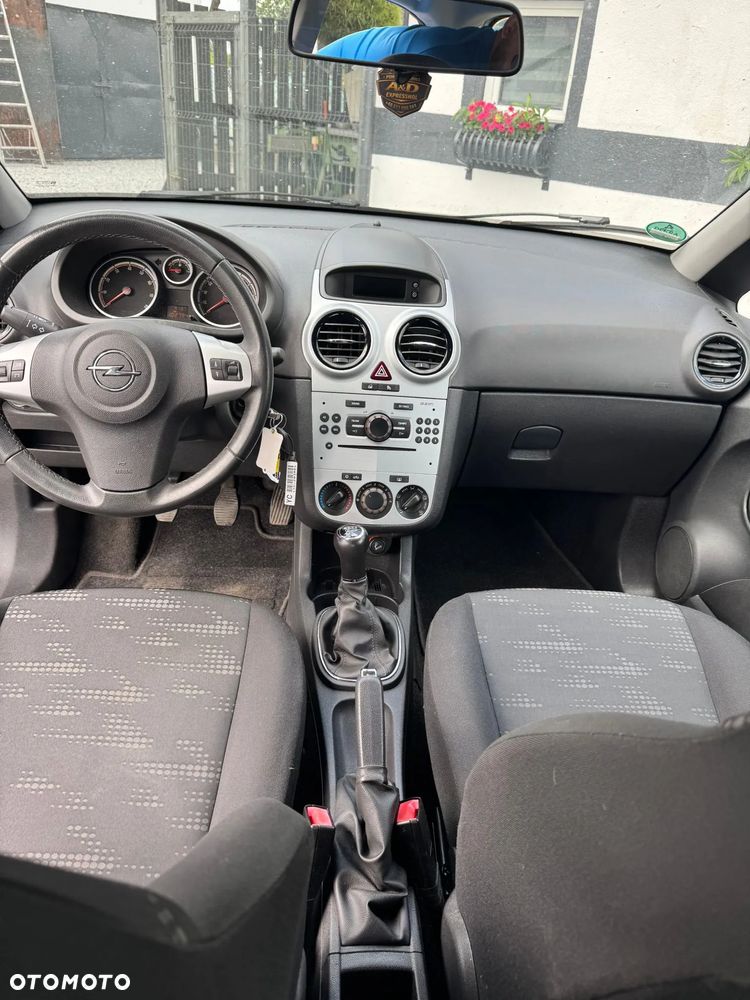 Opel Corsa 1.2 16V Cosmo - 8