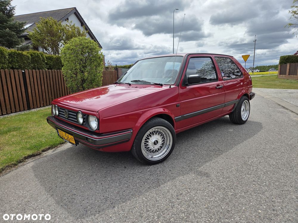 Volkswagen Golf - 1