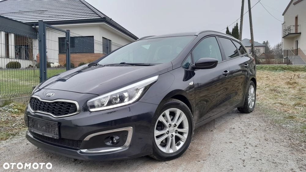 Kia Ceed - 11